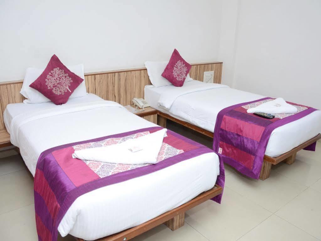 Oyo 24197 Saptaruchi Pimpri-Chinchwad Exterior photo