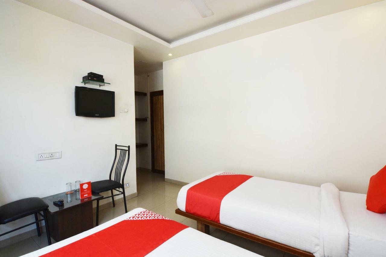 Oyo 24197 Saptaruchi Pimpri-Chinchwad Exterior photo