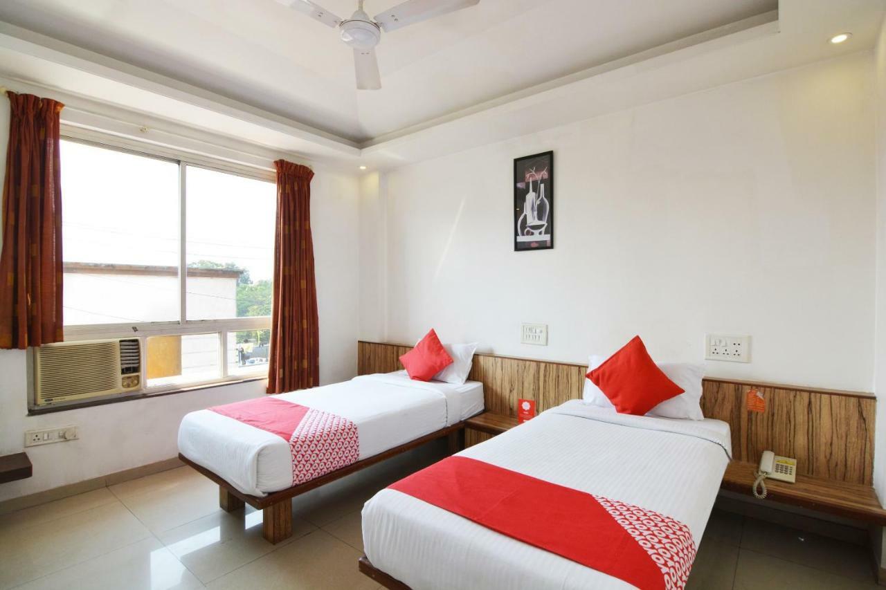 Oyo 24197 Saptaruchi Pimpri-Chinchwad Exterior photo